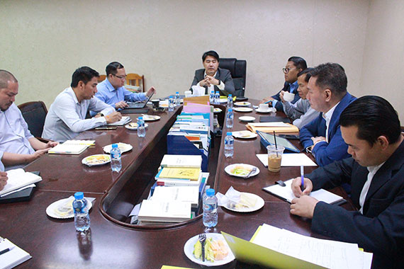 ກອງປະຊຸມປືກສາຫາລື ກ່ຽວກັບການສົ່ງເສີມການນໍາໃຊ້ລະບົບບໍລິຫານ ແລະ ຄຸ້ມຄອງລະບົບຂໍ້ມູນຂ່າວສານທີ່ດິນແຫ່ງຊາດ ແບບທັນສະໄໜ ລະຫວ່າງ ກົມທີ່ດິນ ກະຊວງ ຊັບພະຍາກອນທໍາມະຊາດ ແລະ ສິ່ງແວດລ້ອມ ກັບ ກົມເຕັກໂນໂລຊີຂ່າວສານ ການເງິນ ກະຊວງການເງິນ ແລະ ຜູ້ຮ່ວມພັດທະນາ ບໍລິສັດ ລາວພັດທະນາ 