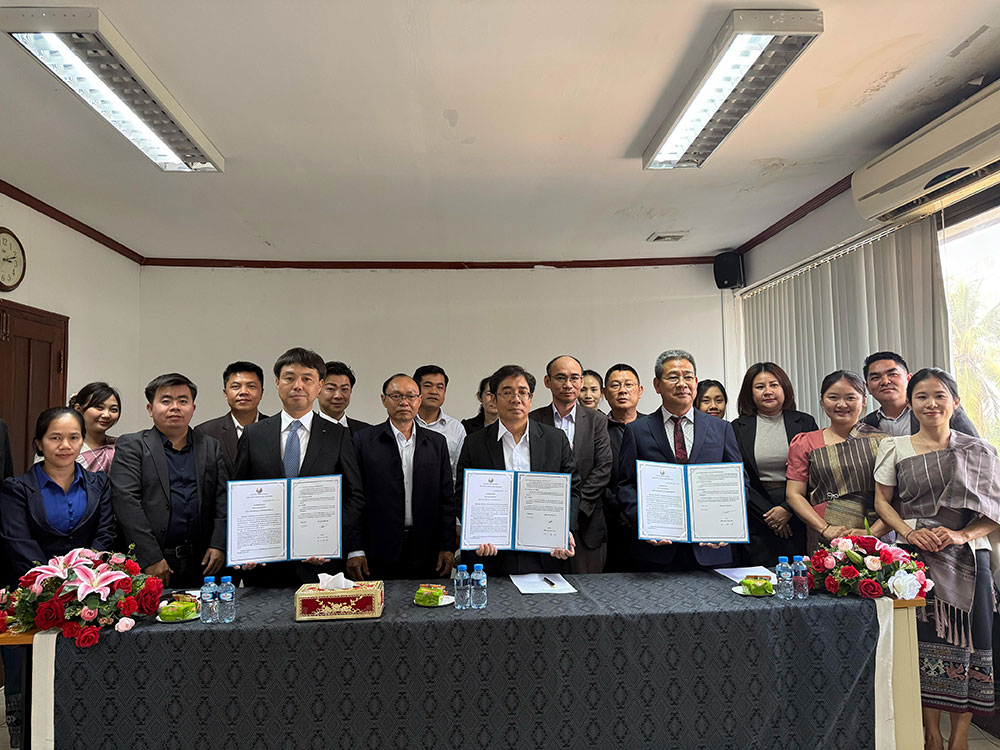 ຈັດພິທີເຊັນບົດບັນທຶກຄວາມເຂົ້າໃຈ ລະຫວ່າງ ກົມສິ່ງແວດລ້ອມ, ກຊສ ກັບ ບໍລິສັດ ສະຫວັນ ອີເອັມຊີ ຈໍາກັດ ແລະ ບໍລິສັດ ຄາຢາມາໂຄກຽວ ຈໍາກັດ