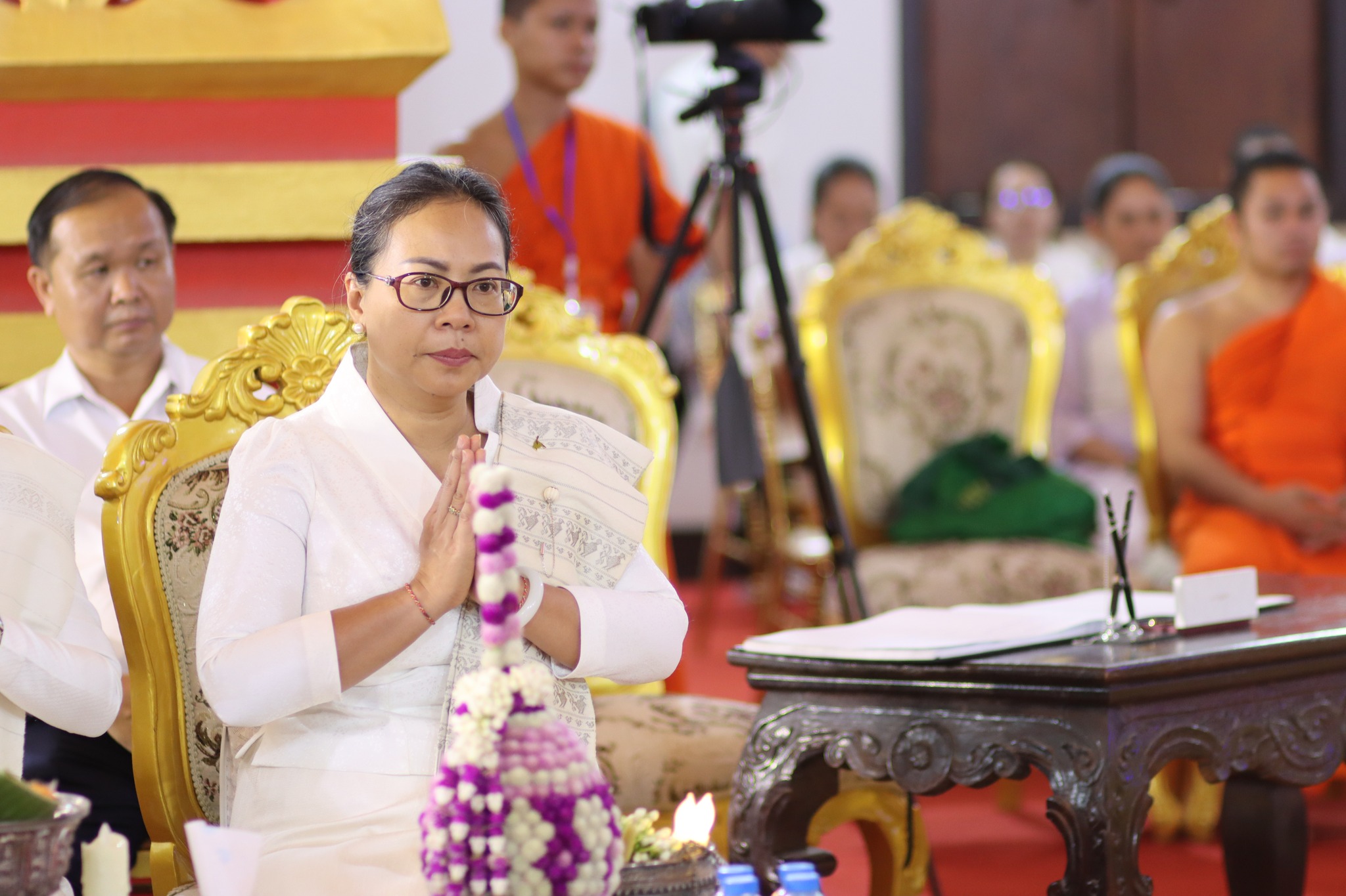 ທ່ານ ລັດຖະມົນຕີ ກຊສ ພ້ອມດ້ວຍ ຄະນະ ໄດ້ເຂົ້າຮ່ວມ ພິທີບໍາເພັນກຸສົນ ສາຣີຣະສັງຂານ ພຣະອາຈານໃຫຍ່ ມະຫາບຸນມາ ສິມມາພົມ.