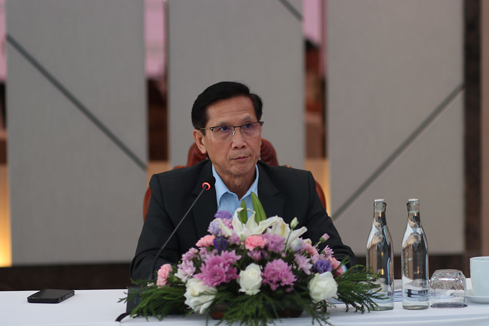 ກອງປະຊຸມປຶກສາຫາລືແບບມີສ່ວນຮ່ວມຂັ້ນແຂວງ/ສູນກາງ ເພື່ອຜ່ານບົດລາຍງານການປະເມີນຜົນກະທົບຕໍ່ສິ່ງແວດລ້ອມ ພ້ອມທັງ ແຜນຄຸ້ມຄອງ ແລະ ຕິດ ຕາມ ກວດກາສິ່ງແວດລ້ອມ ສໍາລັບ ໂຄງການພັດທະນາແຫຼ່ງທ່ອງທ່ຽວແບບປະສົມປະສານ ລະຫວ່າງ ຄວາມທັນສະໄໝ ແລະ ທໍາມະຊາດ ຂອງ ກຸ່ມບໍລິສັດ ດອກງິ້ວຄໍາ ຈໍາກ